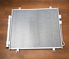 Aluminium Auto AC Kondensor OE 23730221 Fit Chevrolet Baojun 530 CN202S Versi Timur Tengah